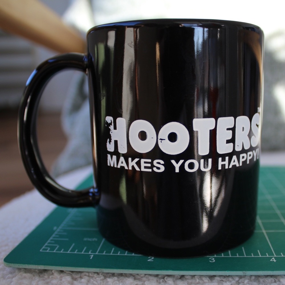 Hooters Coffee Mug Black Ceramic Owl Logo Makes You Happy Restaurant Souvenir